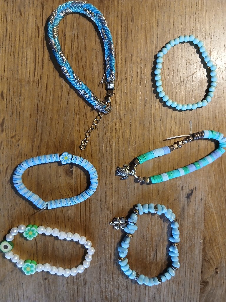 6 armbandjes blauw groen, Ophalen of Verzenden, Gebruikt, Blauw, Overige materialen