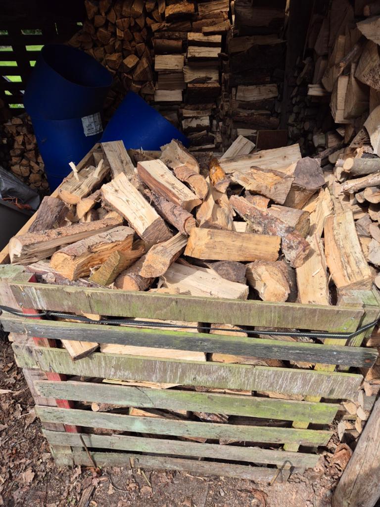 Kuub haardhout mix: dennen, appelhout, kersen, Minder dan 3 m³, Ophalen, Overige houtsoorten, Blokken