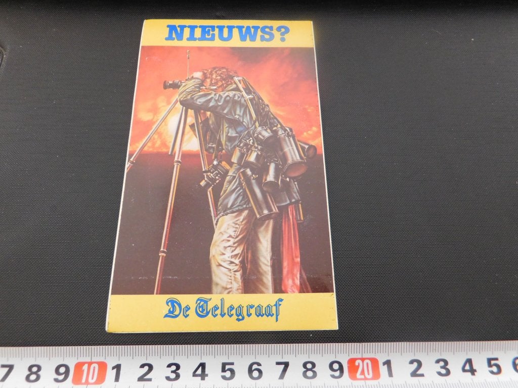 sticker NIEUWS ?  De Telegraaf, Ophalen, Zo goed als nieuw