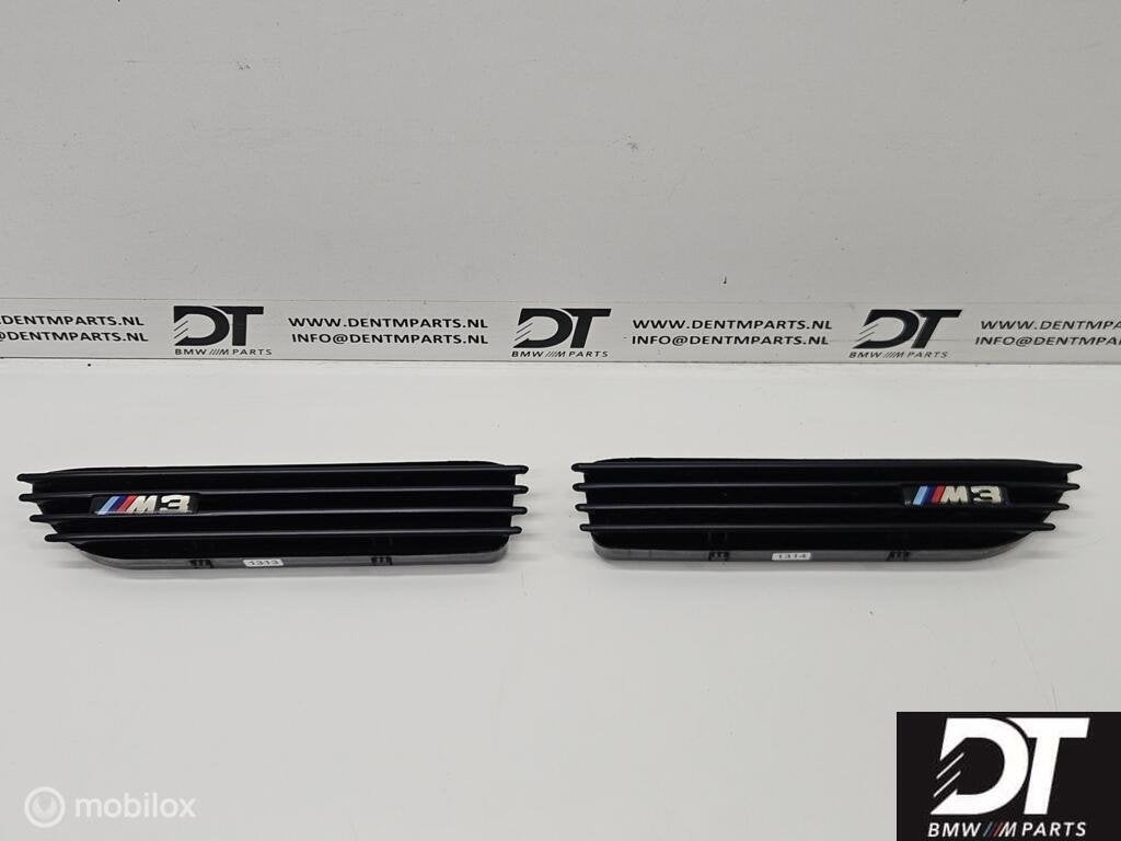Grille set zwart spatbord BMW E46 M3 51132694607 51132694608, Gebruikt, Ophalen of Verzenden, BMW