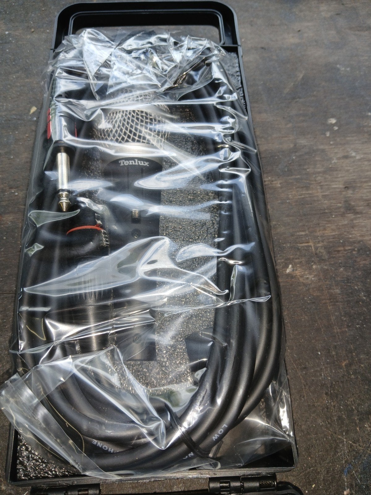 Tenlux DM-518 Dynamische Microfoon met Kabel en Koffer, Ophalen of Verzenden, Zo goed als nieuw, Zangmicrofoon