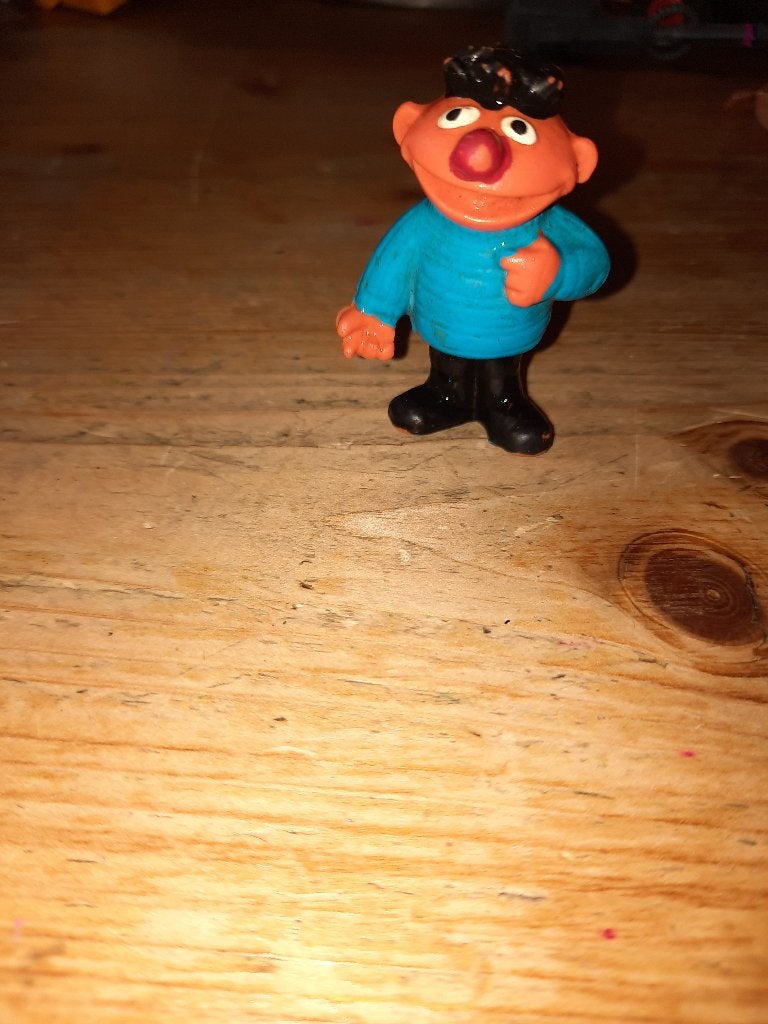 Ernie Muppets inc.pvc figuurtje, Ophalen of Verzenden, Zo goed als nieuw