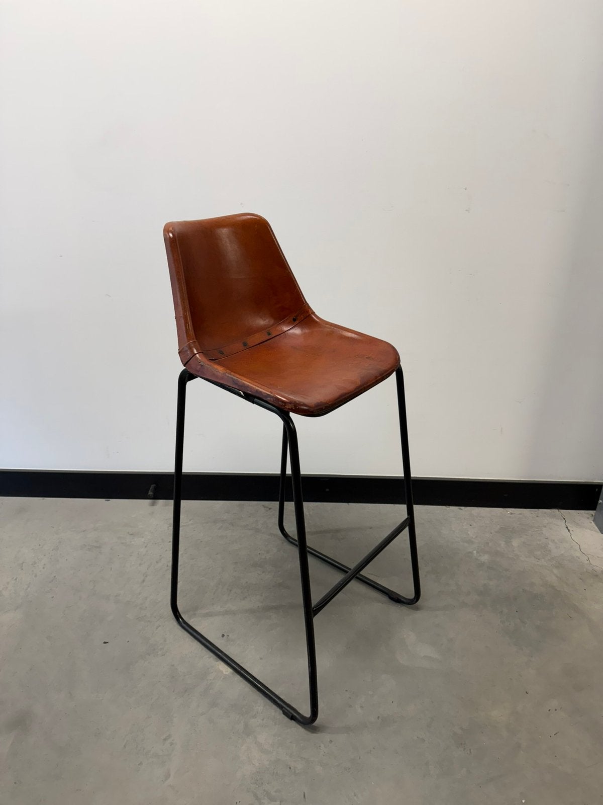 81 krukken industrieel cognac, 5 krukken of meer, Ophalen, Gebruikt, 60 tot 90 cm