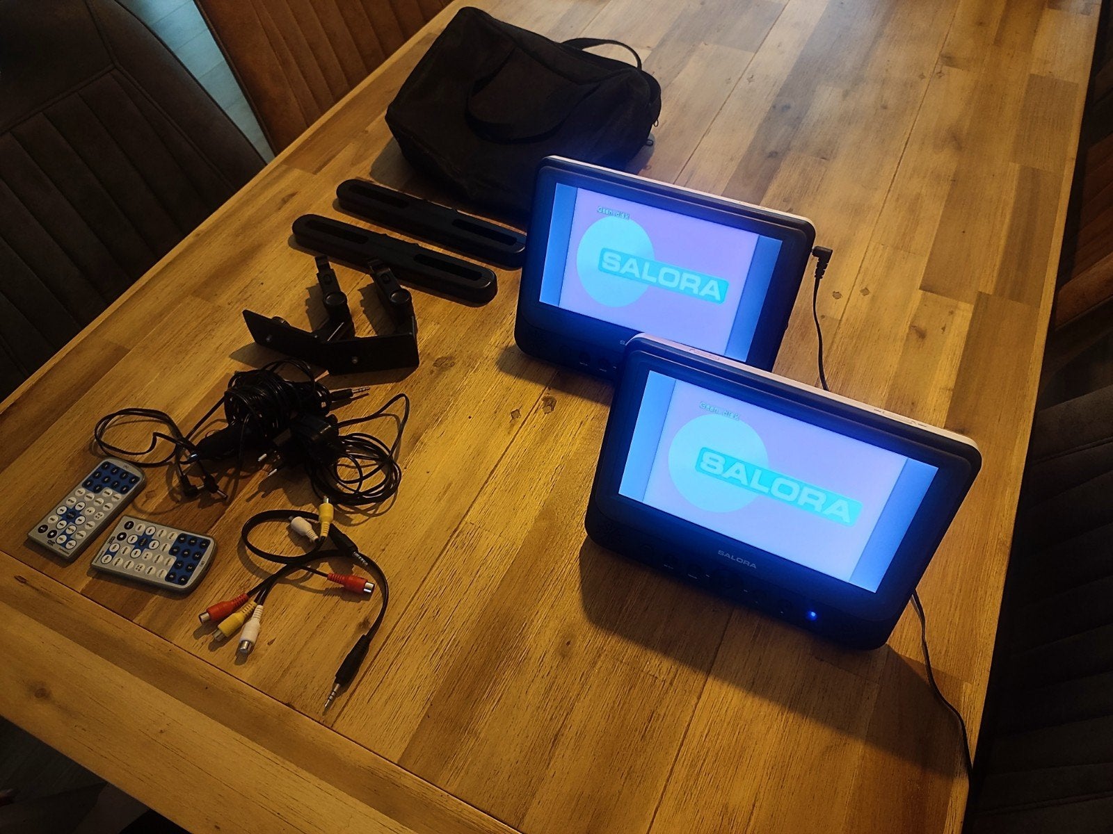Salora  9948 duo portable dvd speler 9" schermen, Gebruikt, Draagbaar, Ophalen, Overige merken