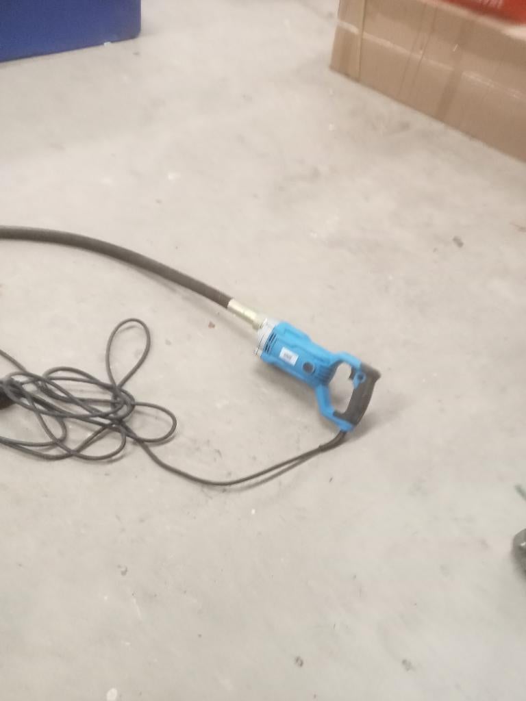 Beton trilnaald, Ophalen, Zo goed als nieuw