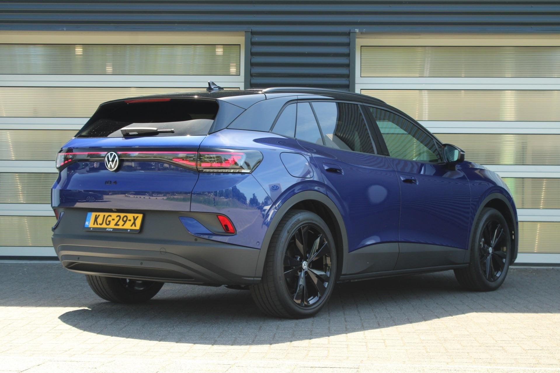 Volkswagen ID.4 286pk Pro Limited Edition Plus 77 kWh | Pano, Auto's, Automaat, 12 maanden, Achterwielaandrijving, Zwart