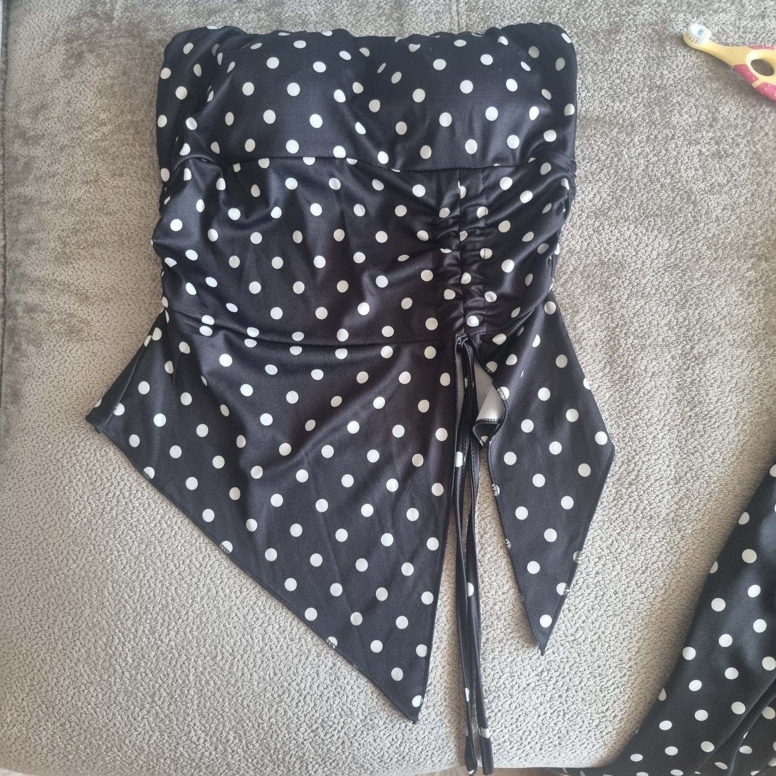 zwart/wit setje met polka dots. one size. bh in t topje. ., Kleding | Dames, Tops, Zwart, Nieuw, Ophalen of Verzenden, Onbekend