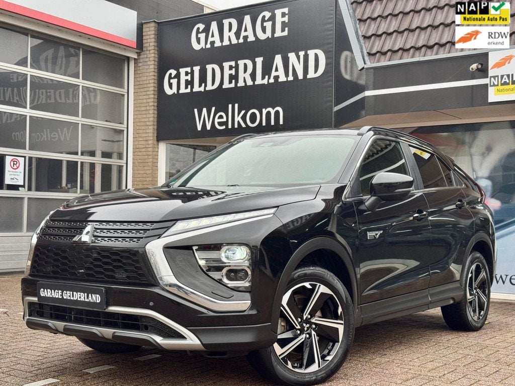 Mitsubishi Eclipse Cross 2.4 PHEV Instyle | Bi-Xenon | Full-, Automaat, 4 cilinders, Adaptive Cruise Control, Zwart