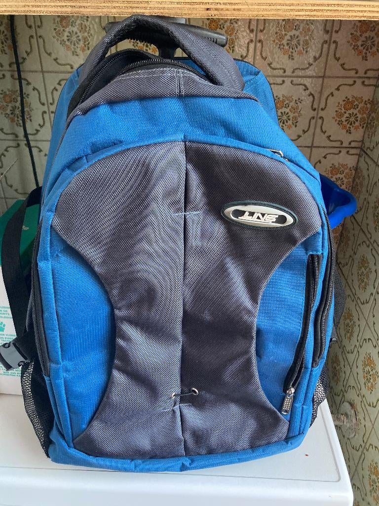 Rugzak met wielen, 25 tot 40 cm, Zo goed als nieuw, Waterdicht, Ophalen