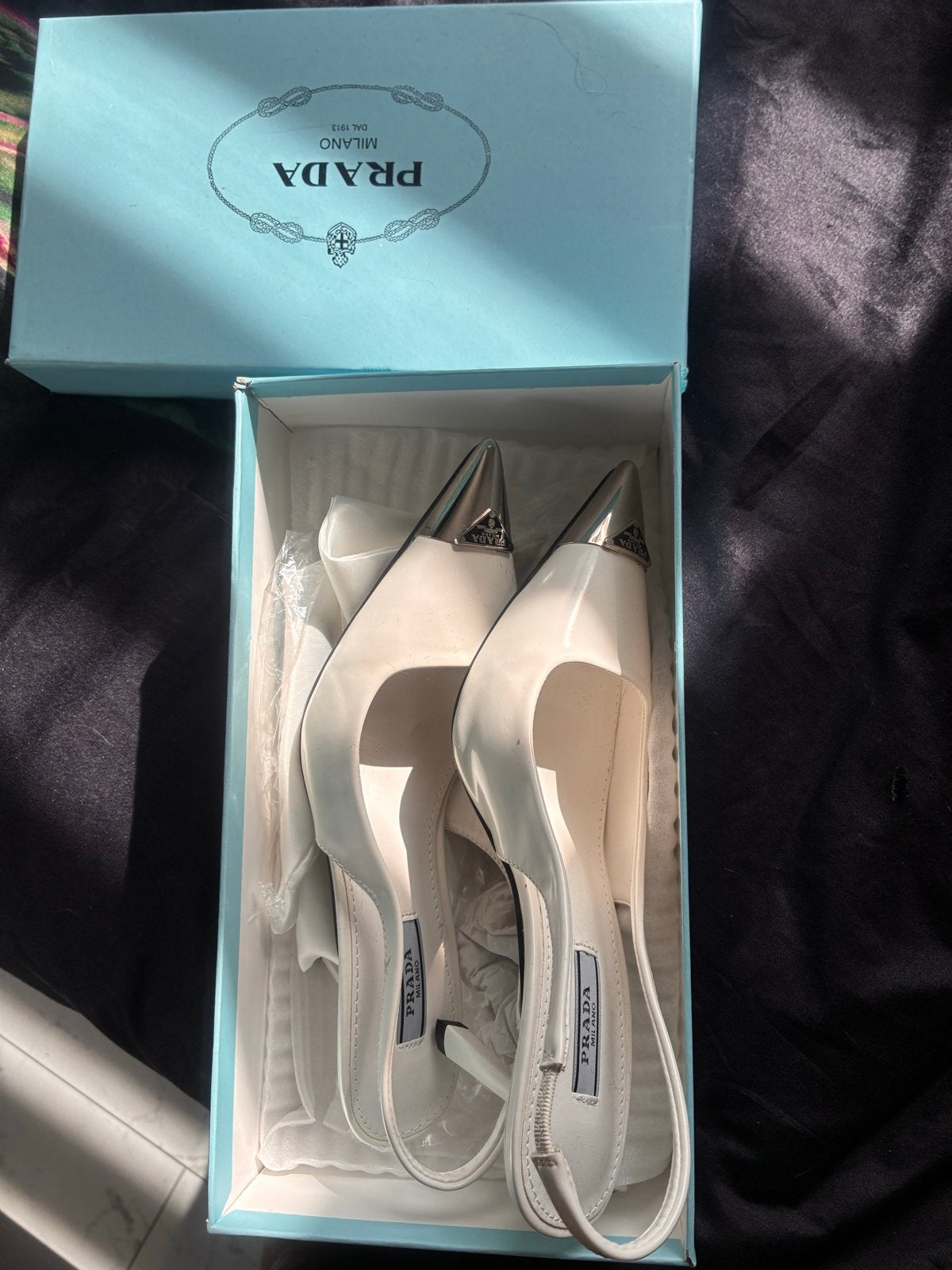 Prada Slingback Pumps - Nieuw in doos, Kleding | Dames, Ophalen of Verzenden, Nieuw, Wit, Pumps