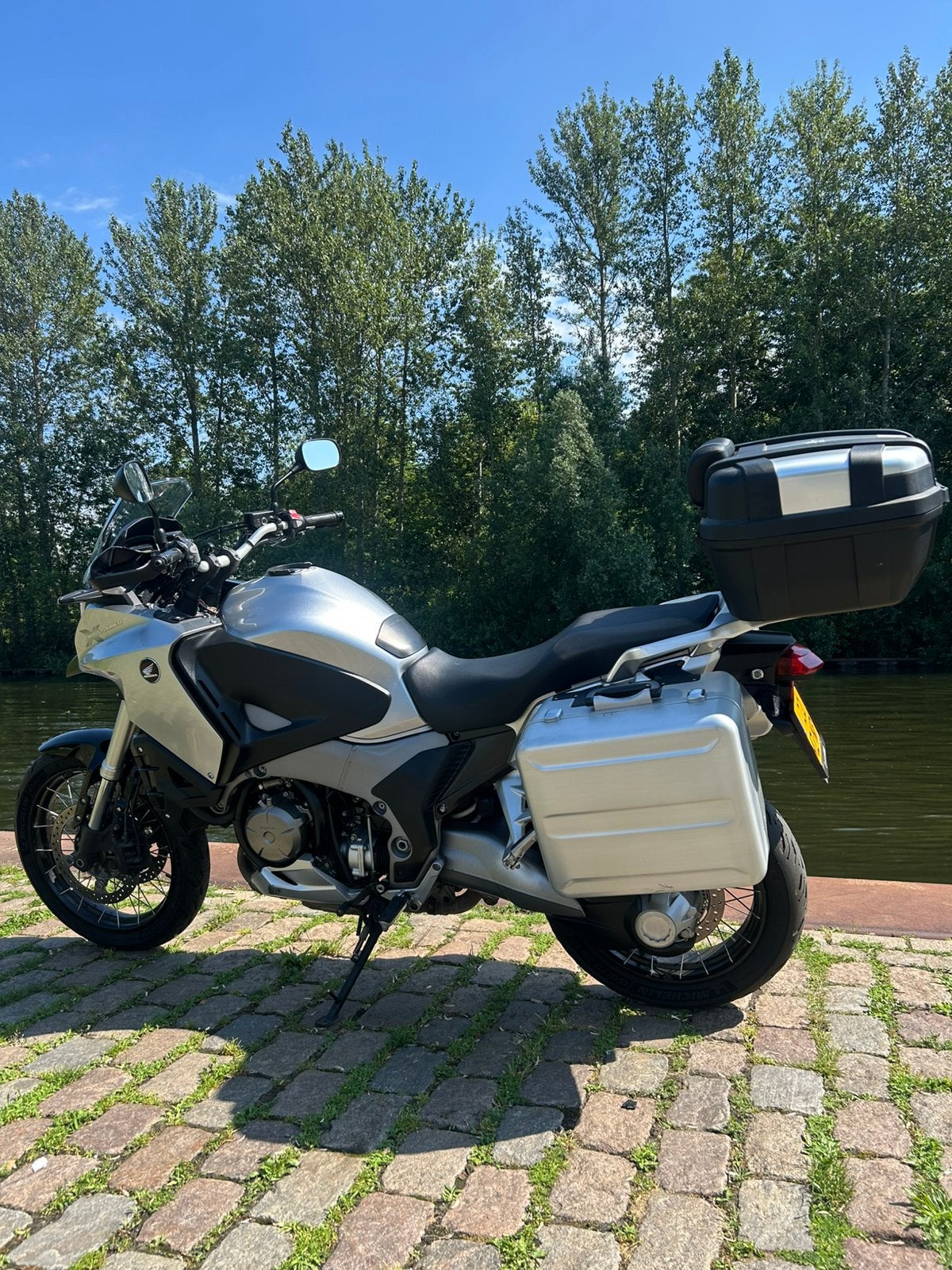 VFR1200X Crosstourer Incl 3 delig kofferset, Motoren, Motoren | Honda, 4 cilinders, Motorrijbewijs A, Particulier, Meer dan 35 kW