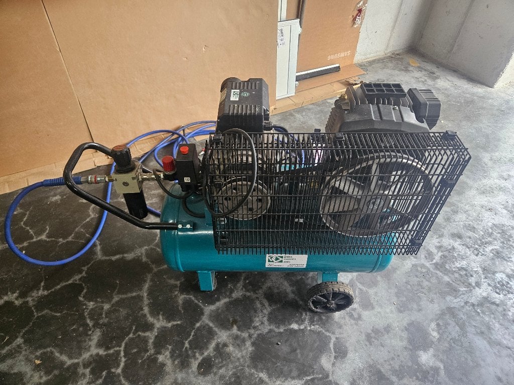 Compressor, Doe-het-zelf en Verbouw, Compressors, Zo goed als nieuw, Minder dan 25 liter, Minder dan 200 liter/min, Ophalen of Verzenden