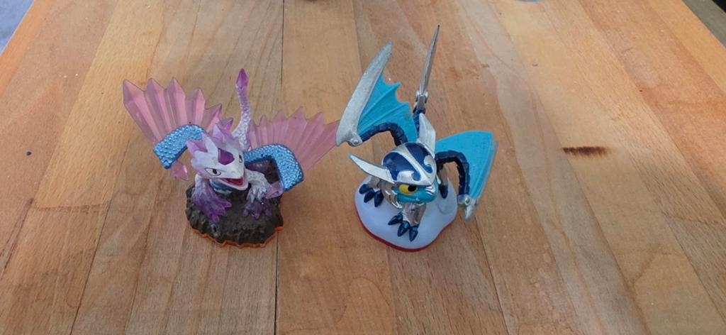 Skylanders SuperChargers figuren: Nightfall & High Volt, Ophalen of Verzenden, Gebruikt