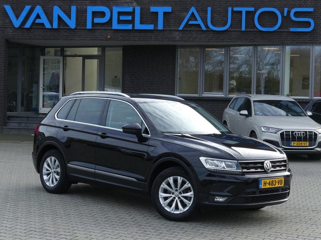 Volkswagen Tiguan 1.5 TSI Comfortline Business / Carplay / T, Auto's, Voorwielaandrijving, Euro 6, 4 cilinders, Zwart