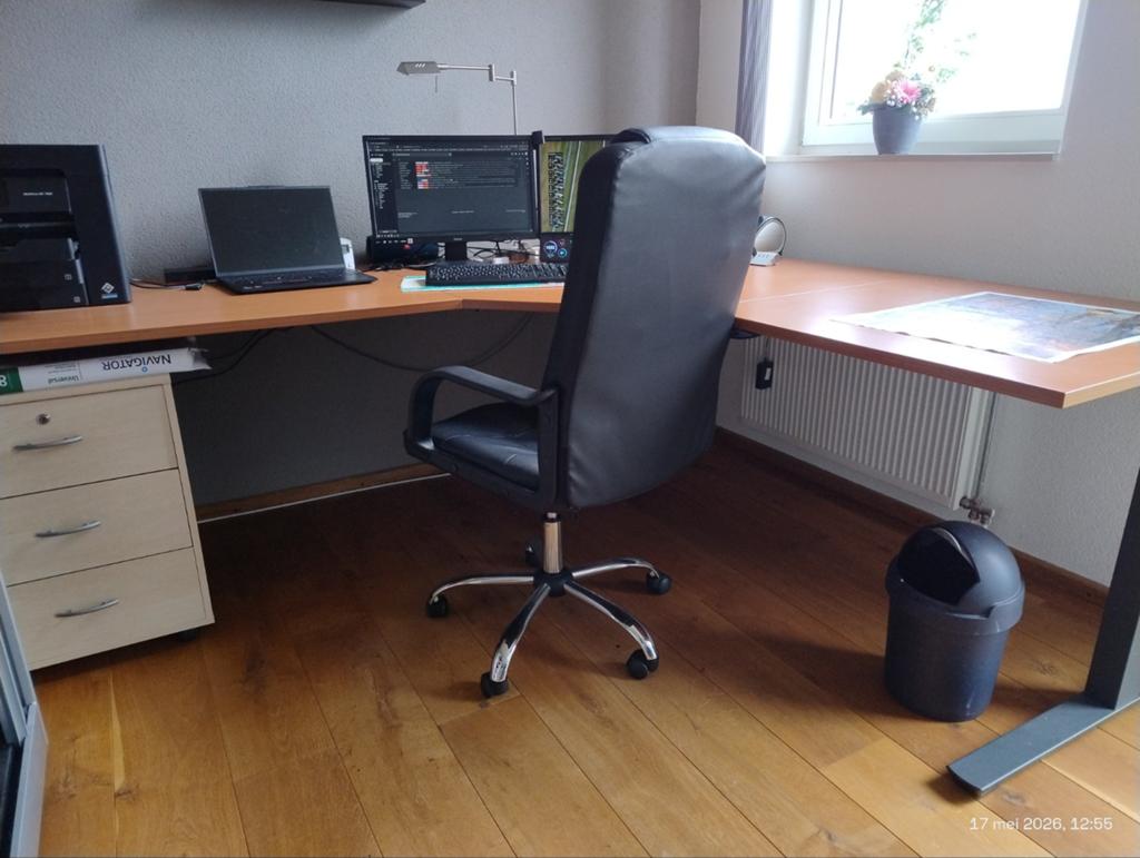 Hoekbureau 200x240, elektrisch in hoogte verstelbaar, Huis en Inrichting, Bureaus, Ophalen, In hoogte verstelbaar, Gebruikt, Hoekbureau