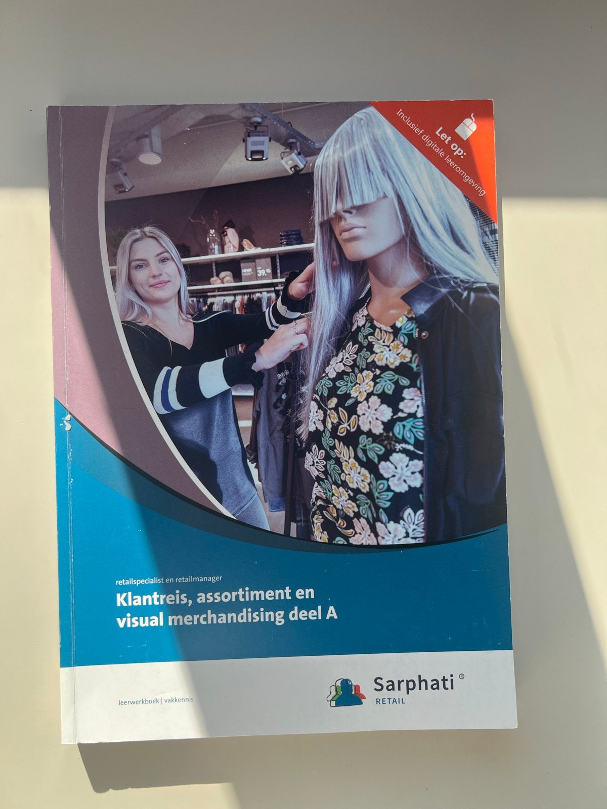 Klantreis, assortiment en visual merchandising deel A en B, Boeken, Studieboeken en Cursussen, Ophalen of Verzenden, Zo goed als nieuw