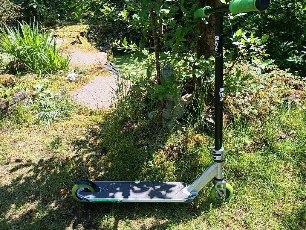 Oxelo MF 3.6 Groene Freestyle Stuntstep met Pegs, Fietsen en Brommers, Steps, Ophalen, Gebruikt, Overige typen, Oxello