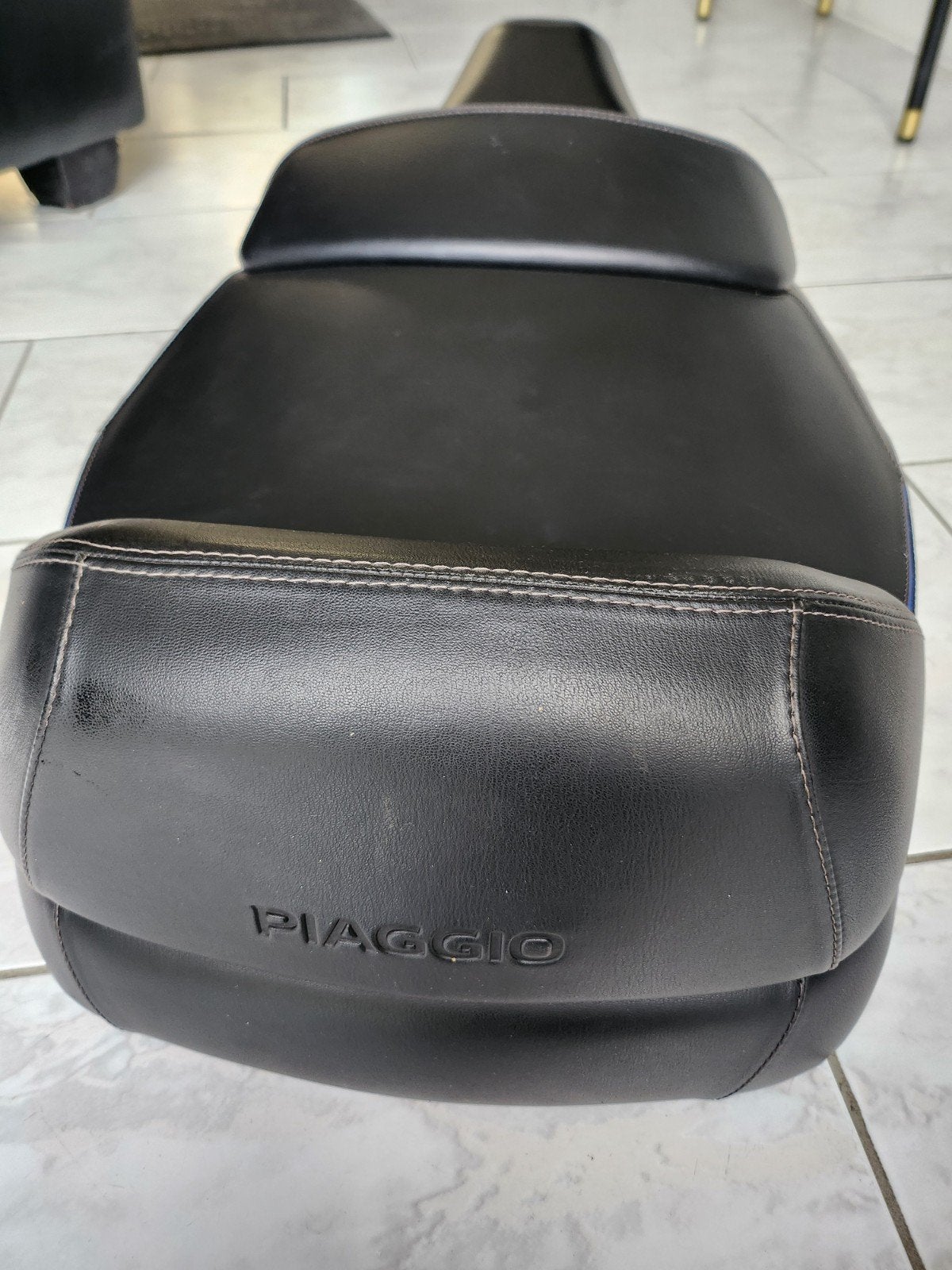 Nieuw Piaggio mp3 motorscooter zadel, Motoren, Onderdelen | Overige, Ophalen of Verzenden, Nieuw