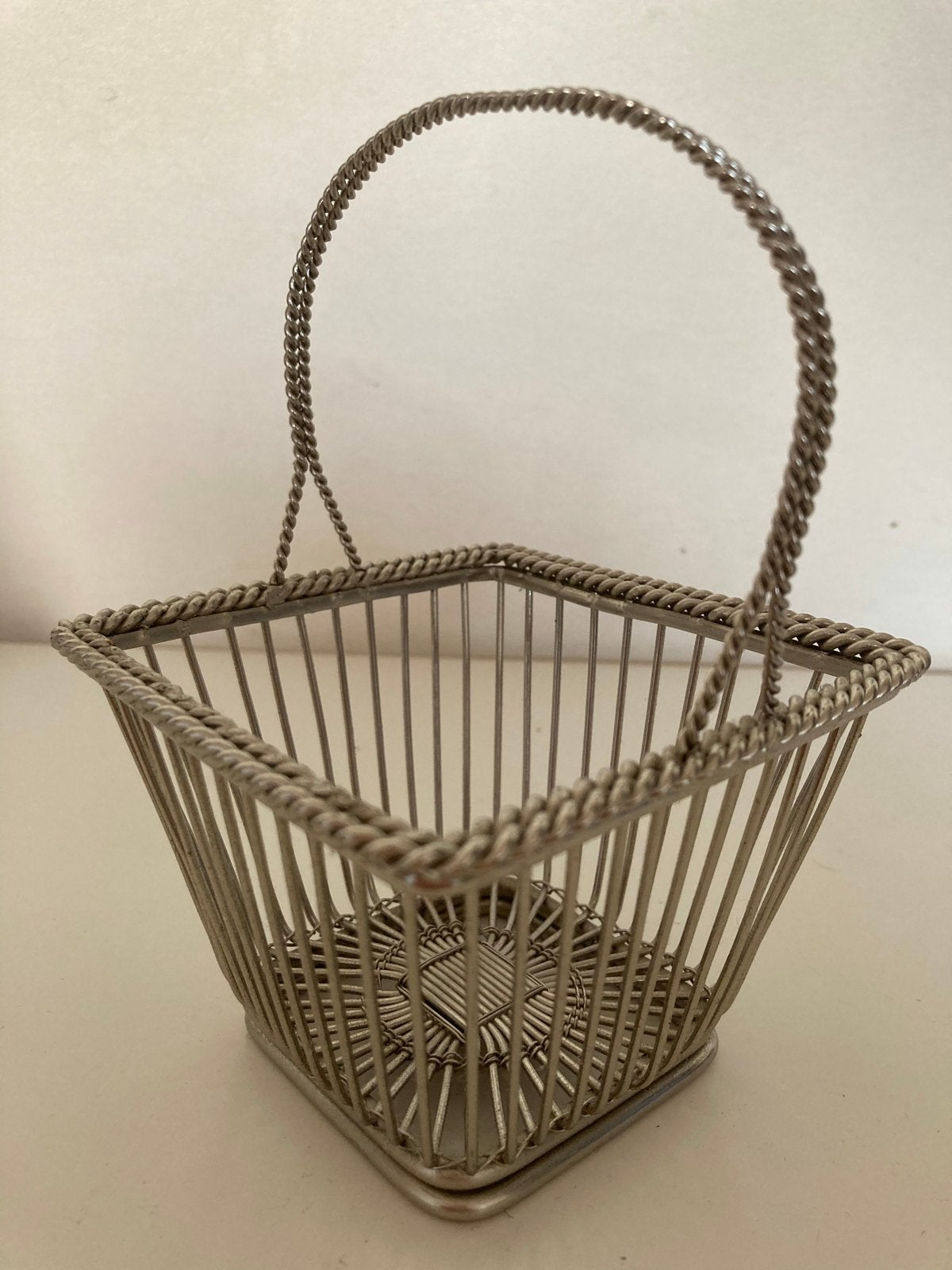 Klein metalen mandje, bonbon mandje, Ophalen of Verzenden