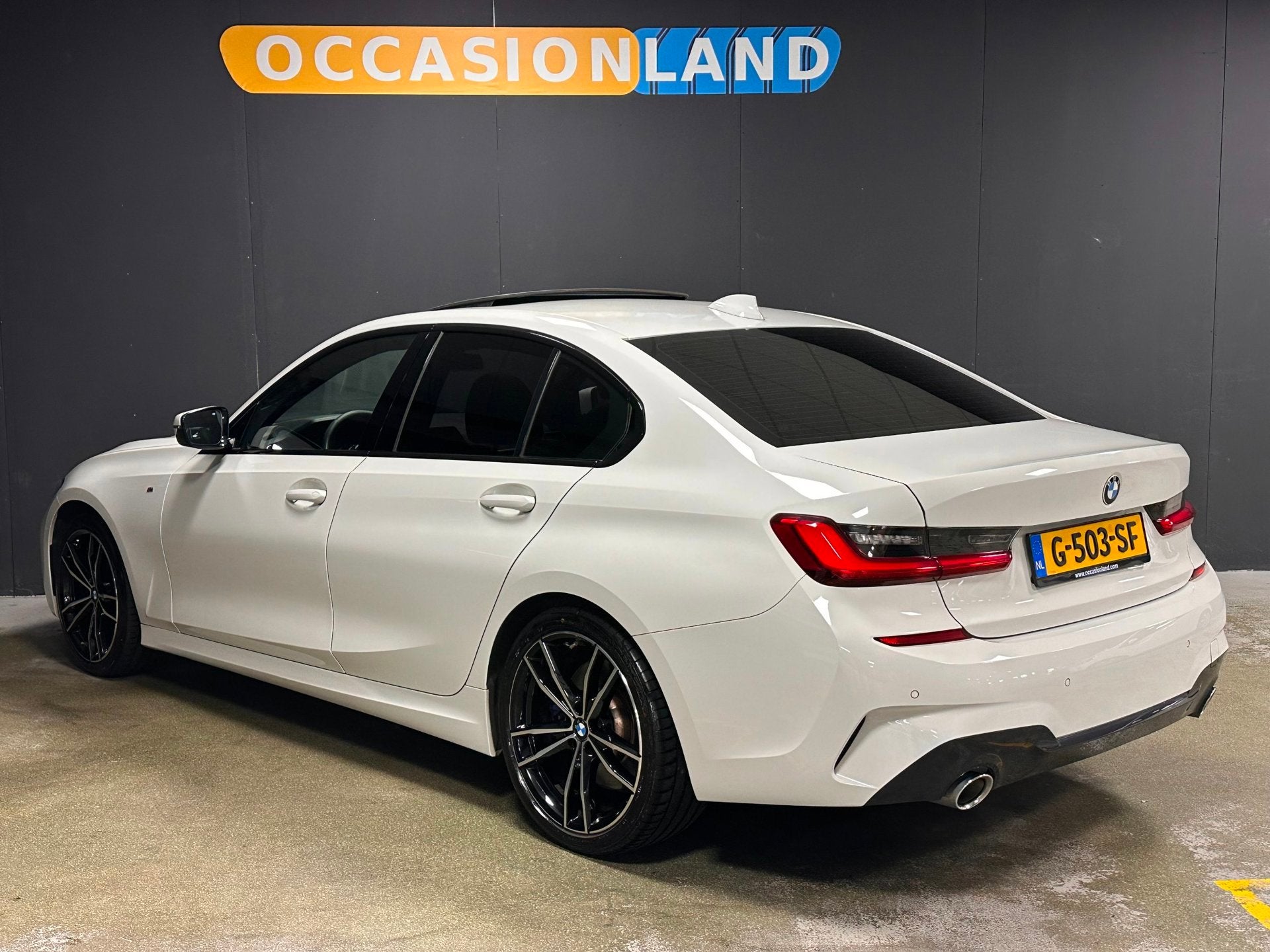 BMW 3-serie 320i Executive Edition M-Pakket|KANTELDAK|LED|HU, Auto's, BMW, Automaat, 1998 cc, Achterwielaandrijving, Gebruikt