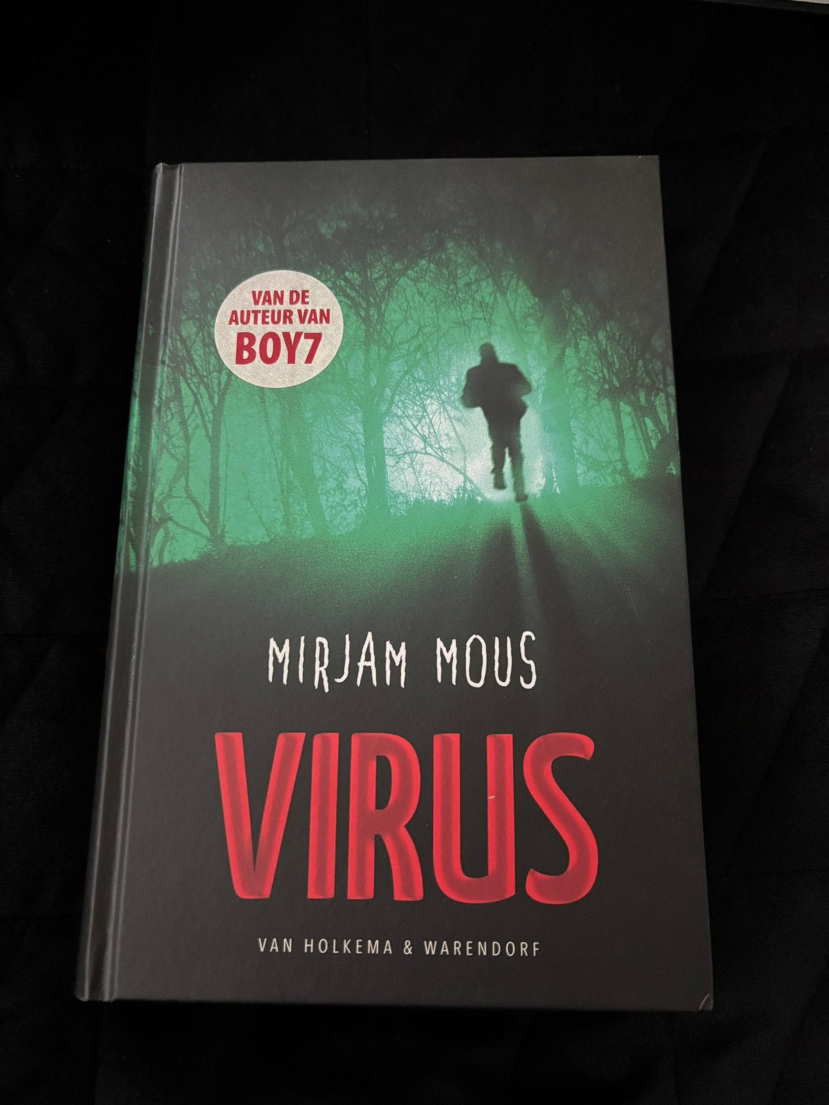 Boek Mirjam Mous - Virus Jeugdthriller Young Adult YA, Boeken, Ophalen of Verzenden, Zo goed als nieuw, Mirjam Mous, Fictie