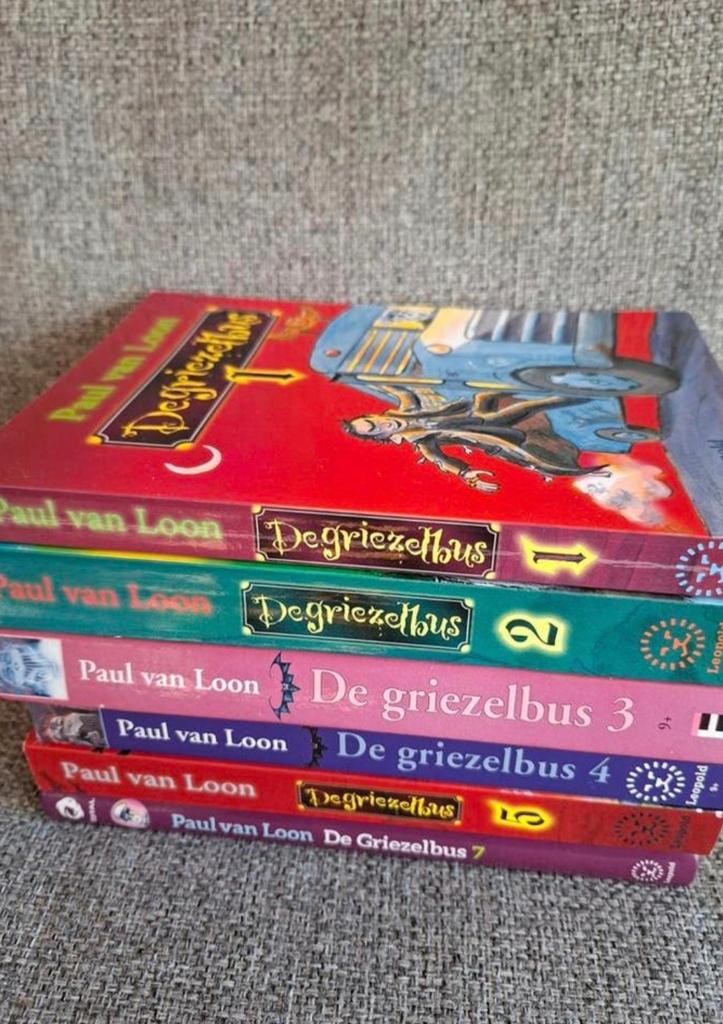 De Griezelbus boeken van Paul van Loon, Ophalen of Verzenden, Zo goed als nieuw