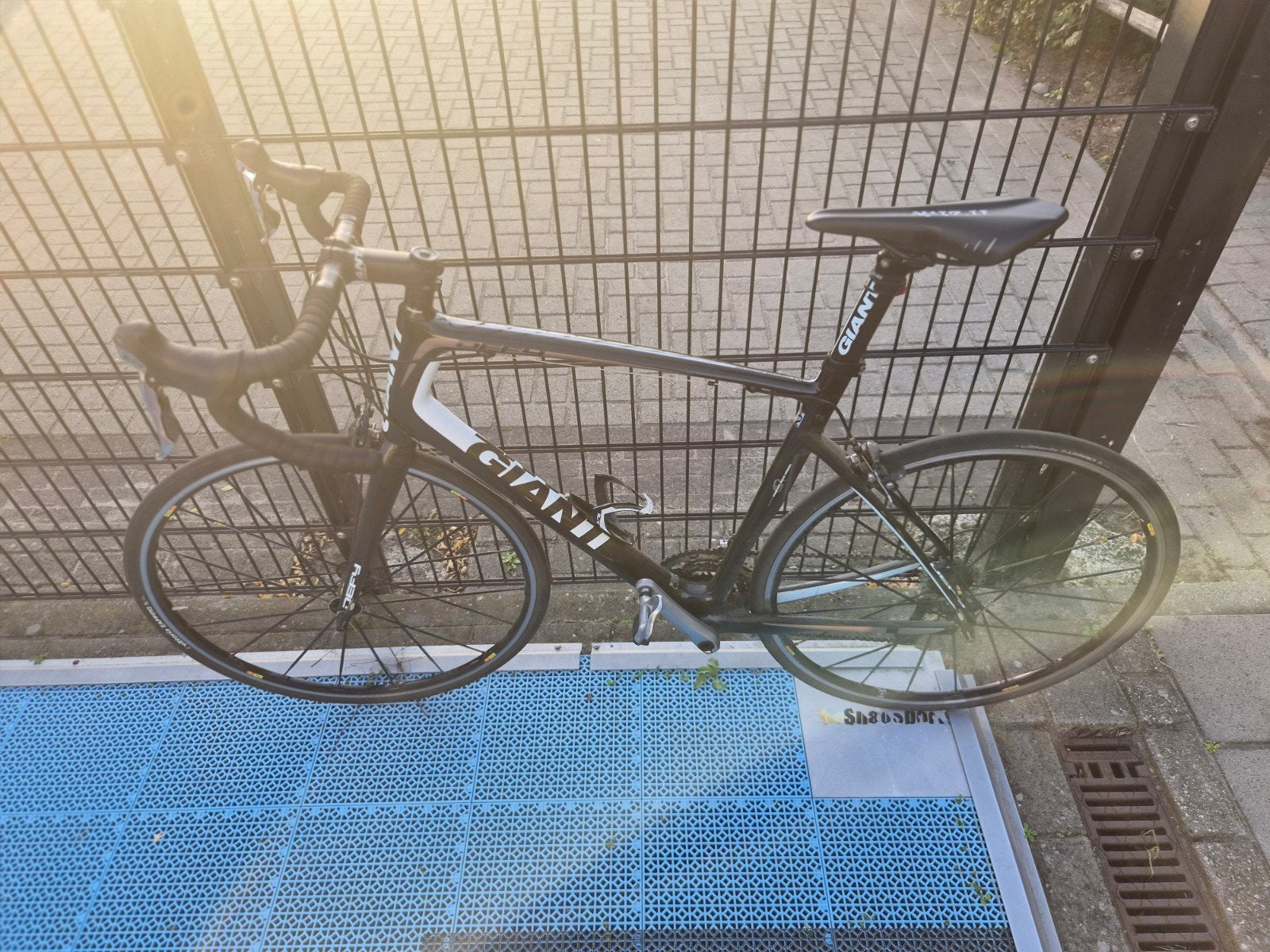 Giant L Defy composite, Ophalen, 28 inch, Carbon, Giant