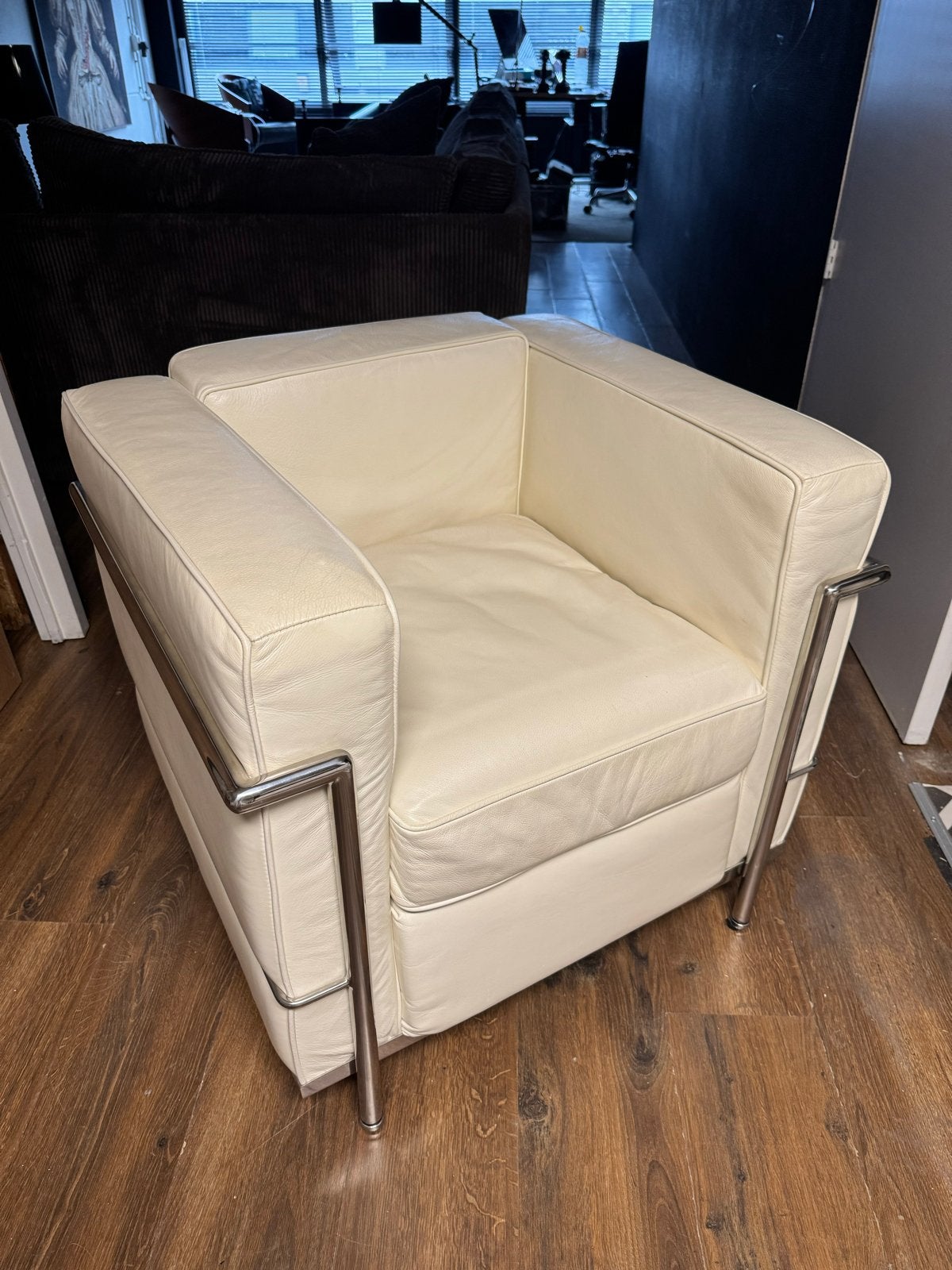 LC2 Fauteuil Le Corbusier - wit Leer, Ophalen, Leer, Zo goed als nieuw, Eén