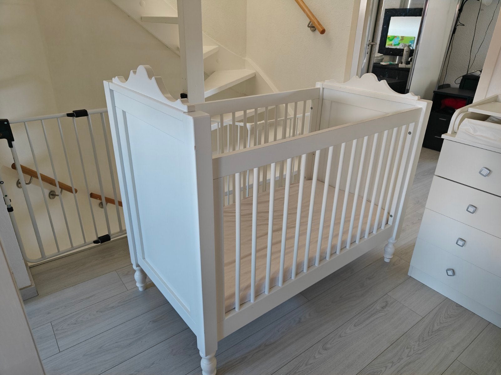 Ledikant inclusief matras €35, Kinderen en Baby's, Babywiegjes en Ledikanten, Ophalen, Zo goed als nieuw, Ledikant