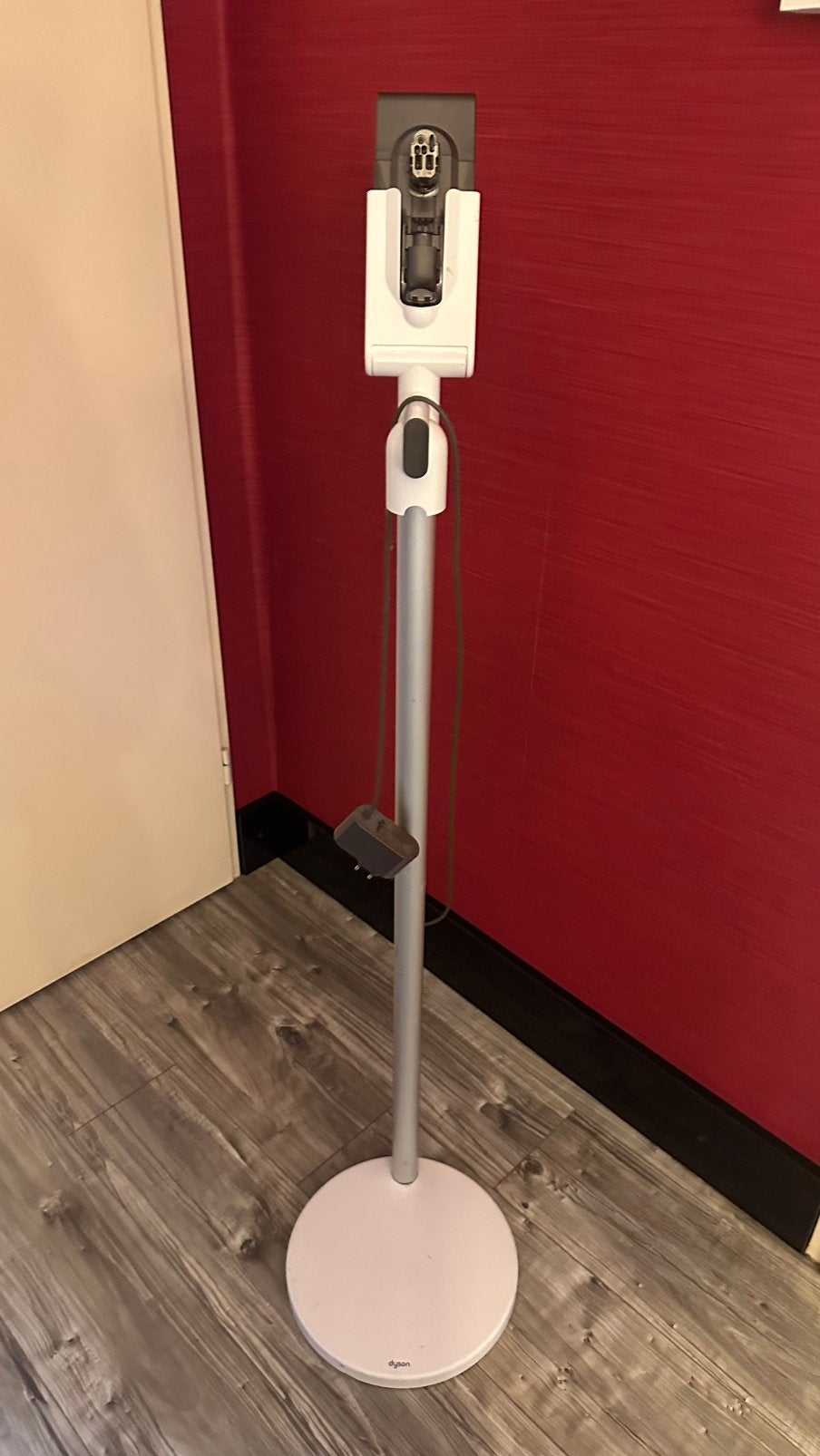 Dyson oplaadstatsion + accu + muuroplader en opzetstukken, Witgoed en Apparatuur, Stofzuigers, Ophalen of Verzenden, Gebruikt
