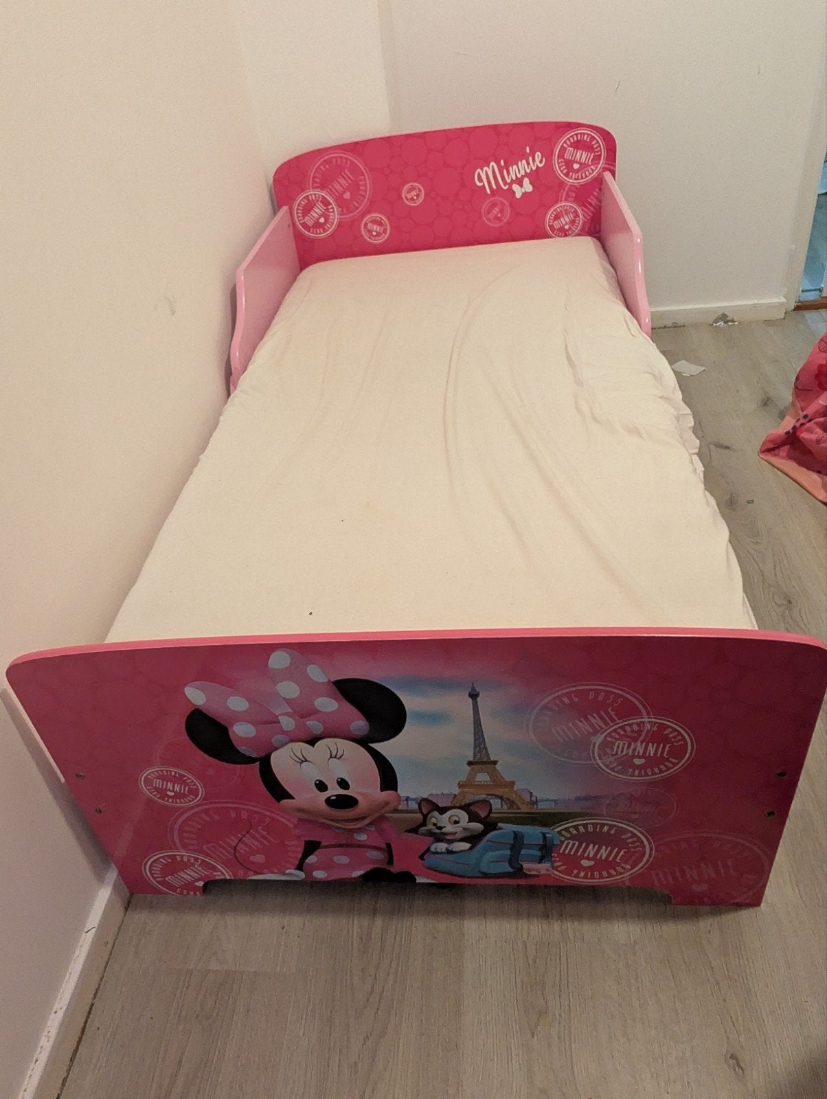 Minnie Mouse peuterbed 140x75 - Zo goed als nieuw!, 70 tot 85 cm, 140 tot 160 cm, Zo goed als nieuw, Ophalen