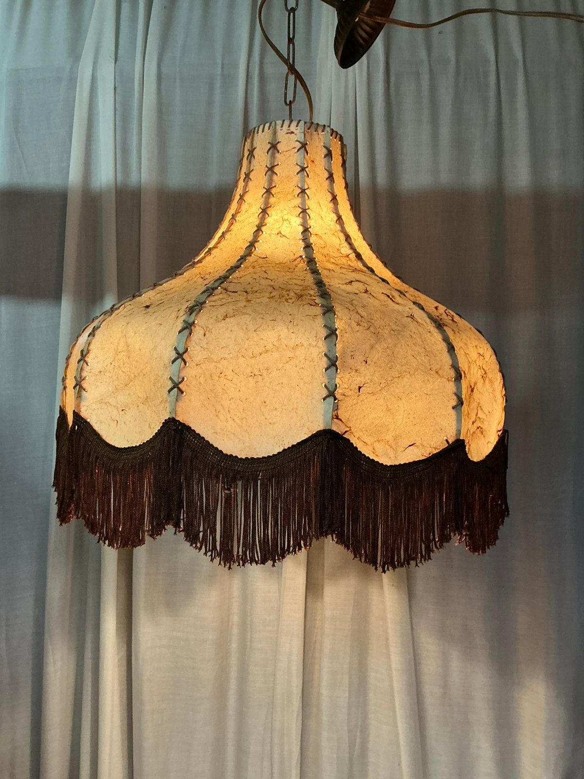 Sfeervolle hanglamp jaren 70 ,blaas ,met franje, Ophalen of Verzenden