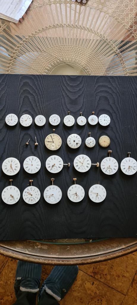 23 antieke zakhorloge uurwerken en wijzerplaten, Sieraden, Tassen en Uiterlijk, Horloges | Antiek, Overige merken, Overige materialen