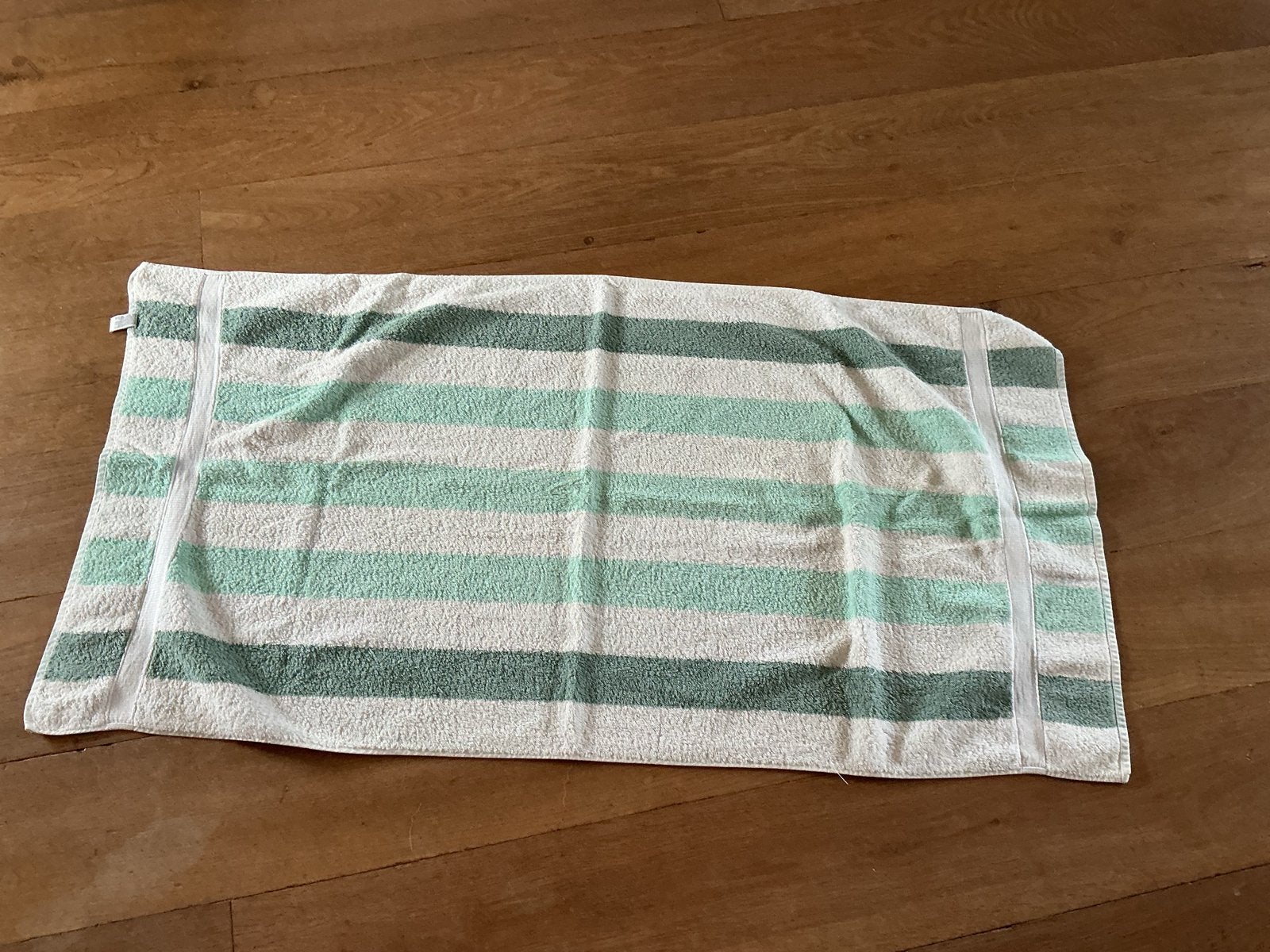 2 badlakens / handdoeken, Ophalen of Verzenden, Gebruikt, Wit, Handdoek