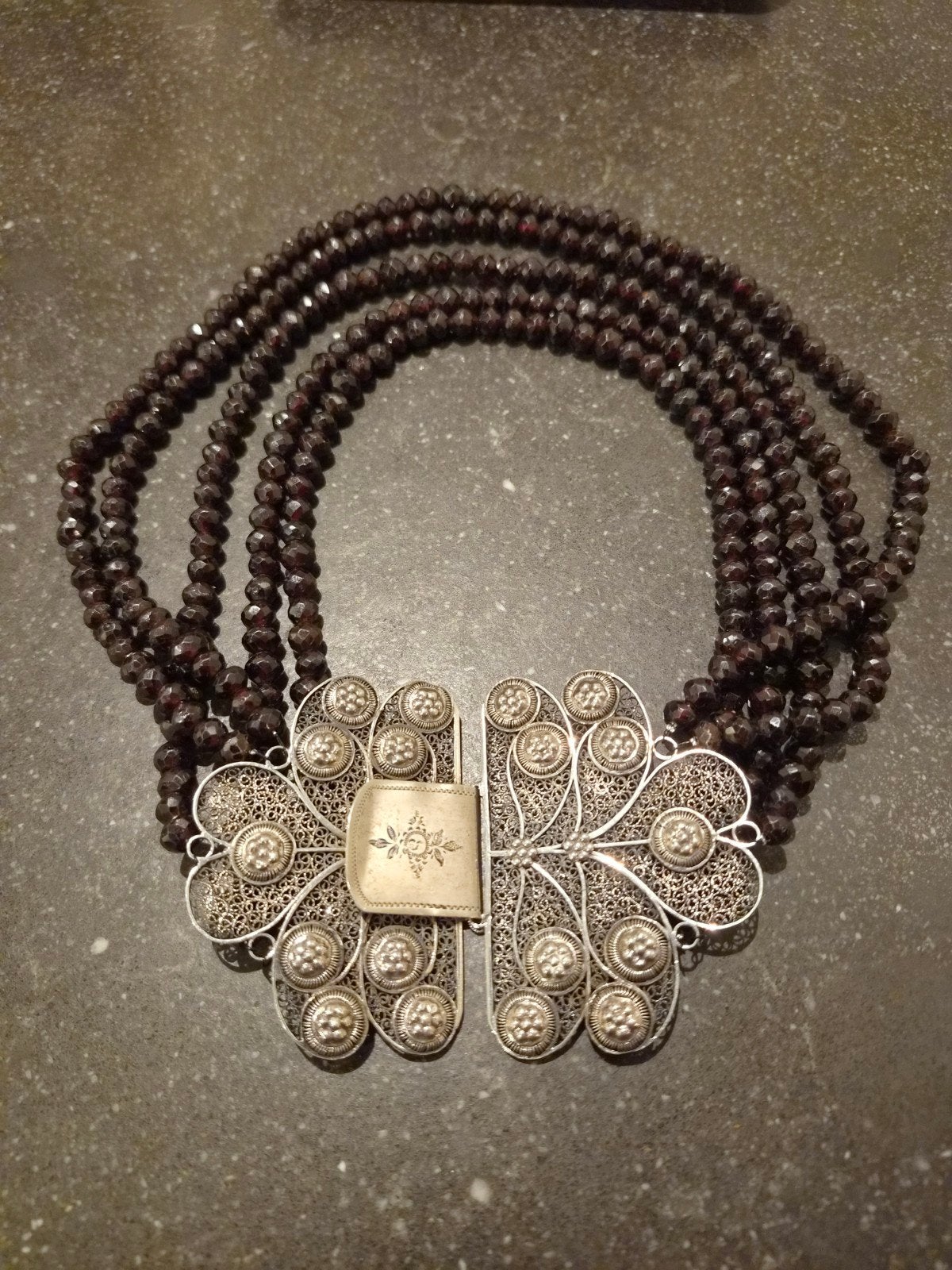 Antieke 4-rijige granaten ketting met zilveren slot, Sieraden, Tassen en Uiterlijk, Ophalen of Verzenden, Zilver, Ketting, Met edelsteen