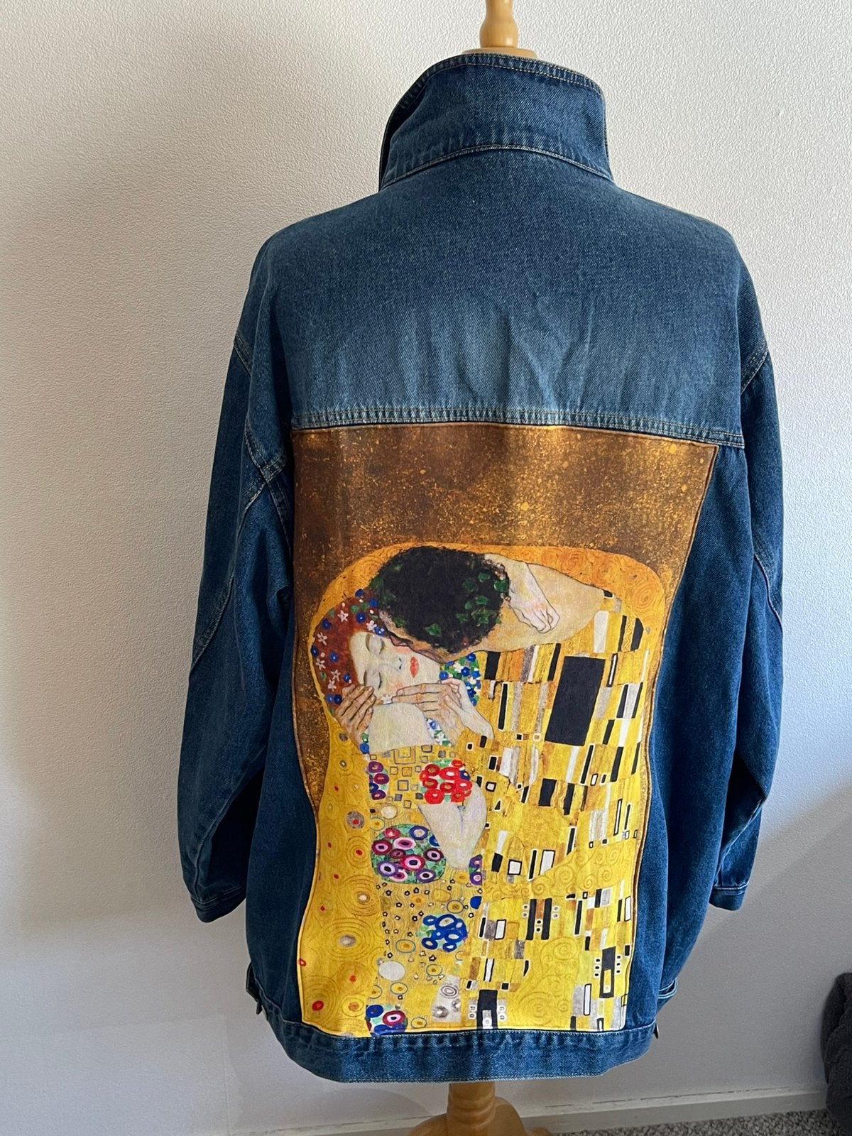 Peet: Spijkerjasje gepimt met Gustav Klimt stof maat 54/56, Kleding | Dames, Grote Maten, Zo goed als nieuw, Jasje of Colbert