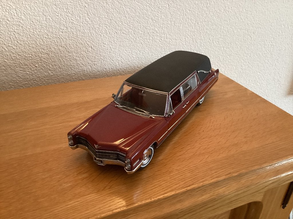 Cadillac begrafenis auto, Hobby en Vrije tijd, Modelauto's | 1:18, Ophalen, Zo goed als nieuw, Auto, Overige merken