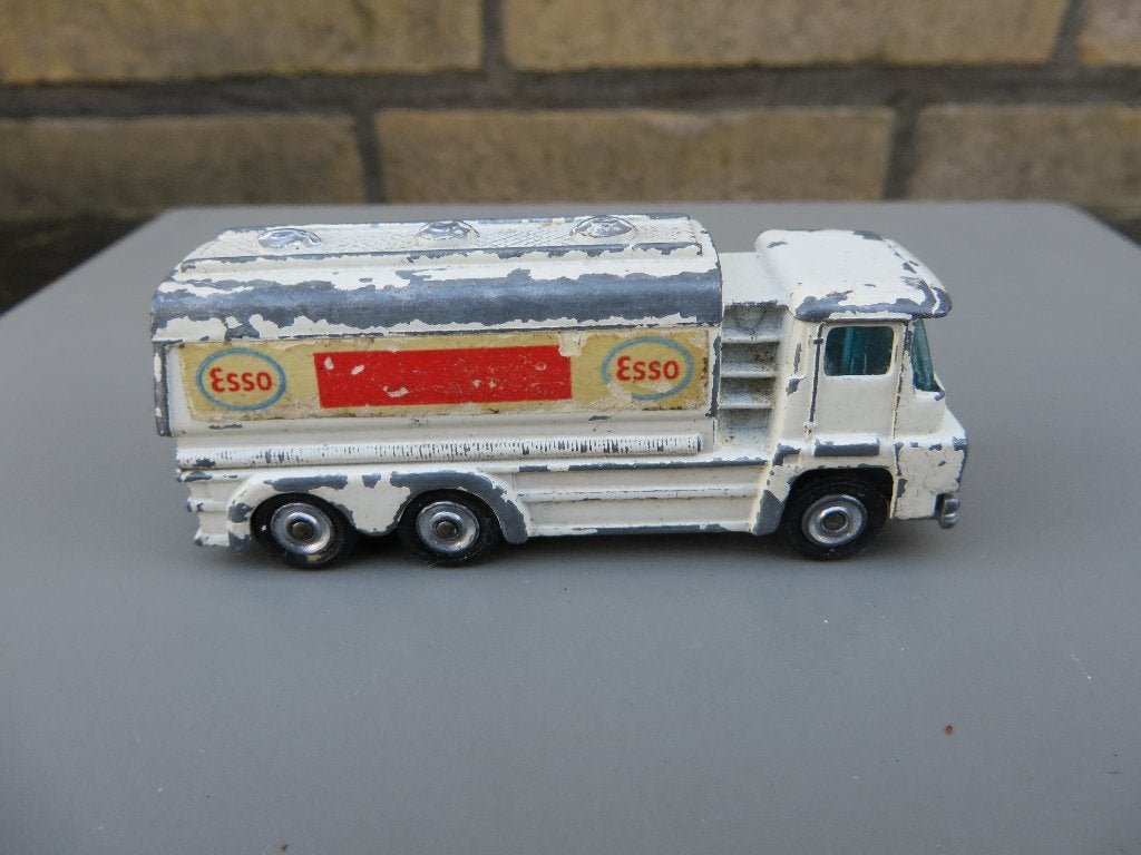 Corgi Juniors Guy Tanker ESSO, Ophalen of Verzenden, Gebruikt, Bus of Vrachtwagen