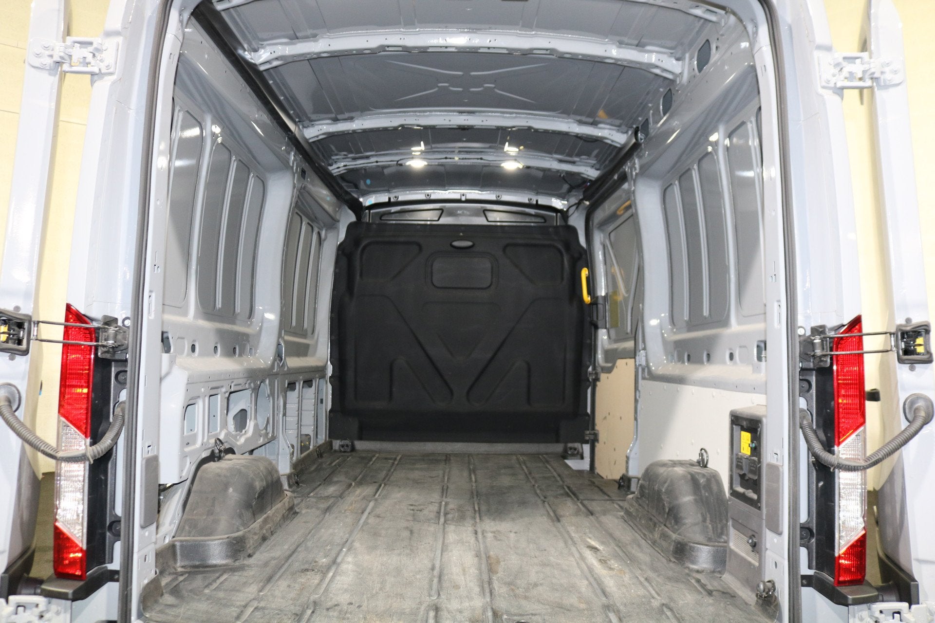 Ford E-Transit 350 L3 H2 Trend 68 kWh Navigatie Adapt. Cruis, Automaat, 2549 kg, Achterwielaandrijving, Gebruikt