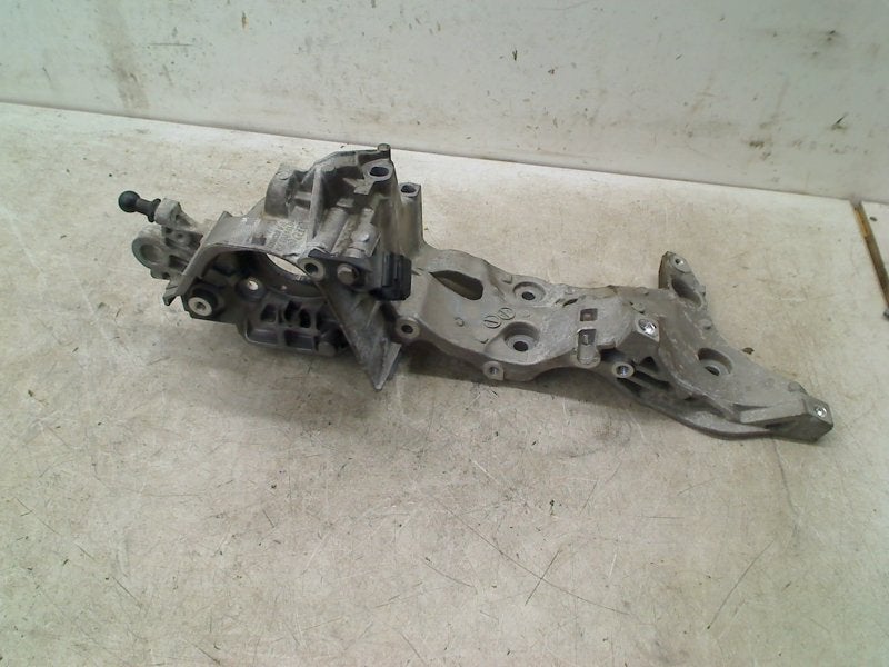 Dynamo Steun Volkswagen Golf VII Variant (AUVV) 04L903143D, Auto-onderdelen, Gebruikt, Volkswagen, Volkswagen AG, Kundenbetreuung@volkswagen.de