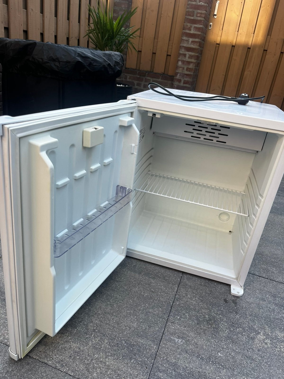 Kleo koelkastje, Ophalen, Zonder vriesvak, Minder dan 85 cm, Minder dan 75 liter