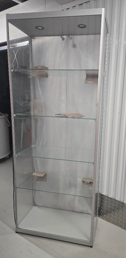Luxe glazen vitrine / sloten / verlichting / verrijdbaar, Ophalen, Met deur(en), Luxe, 50 tot 100 cm