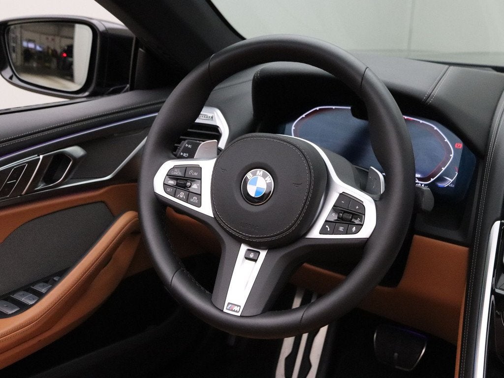 BMW 8 Serie 840i cabrio M-Sport Pro (bj 2025, automaat), Auto's, BMW, Achterwielaandrijving, Gebruikt, Euro 6, Zwart