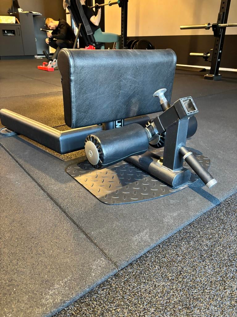 LMX Sissy Squat Bench, Sport en Fitness, Fitnessmaterialen, Ophalen, Gebruikt, Benen, Fitnessbank