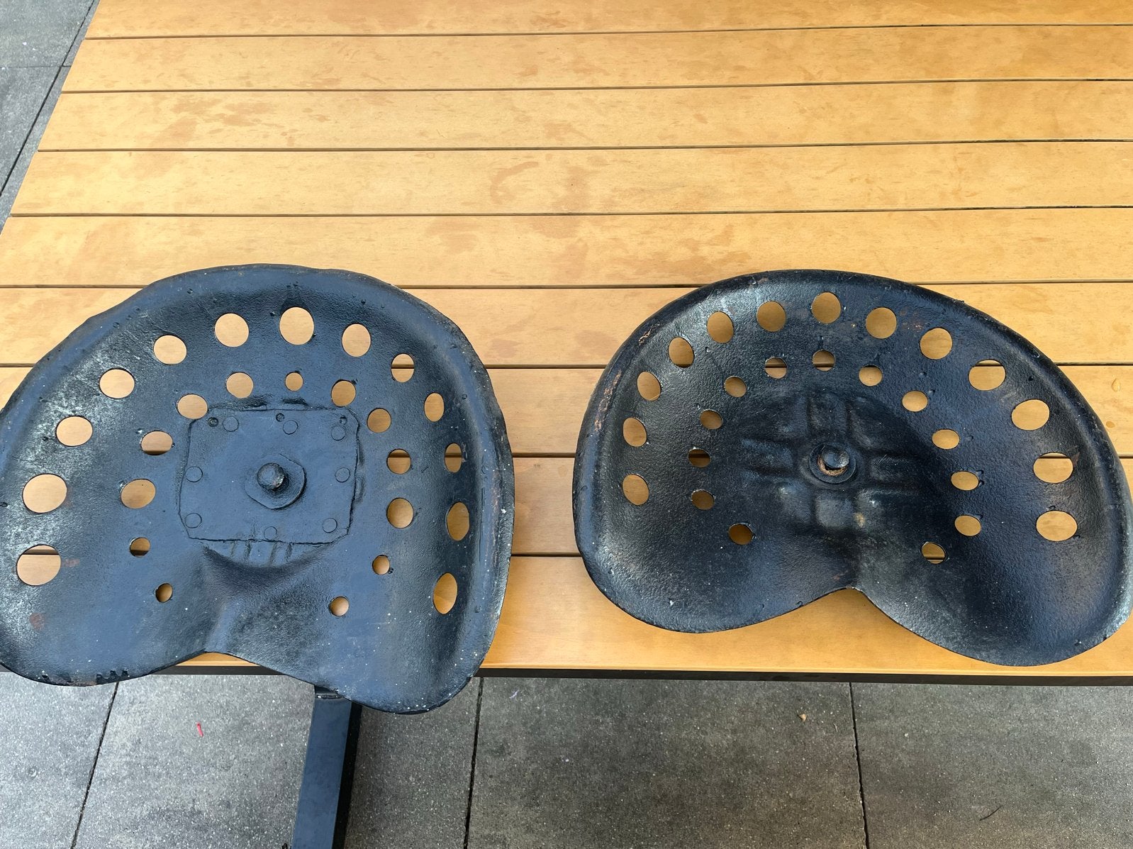 2x Vintage Gietijzeren Tractor Zittingen - Trekker Stoeltjes, Ophalen