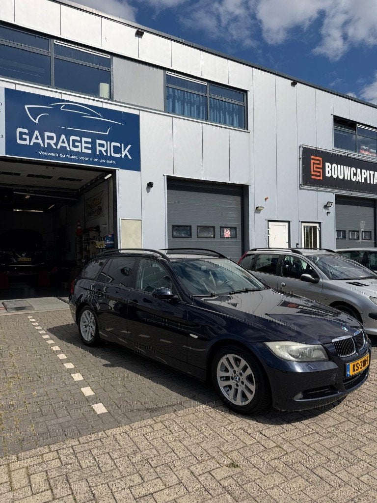BMW 3-Serie 2.0 I 320 Touring 2007 Blauw, 13 km/l, Achterwielaandrijving, 1995 cc, 4 cilinders