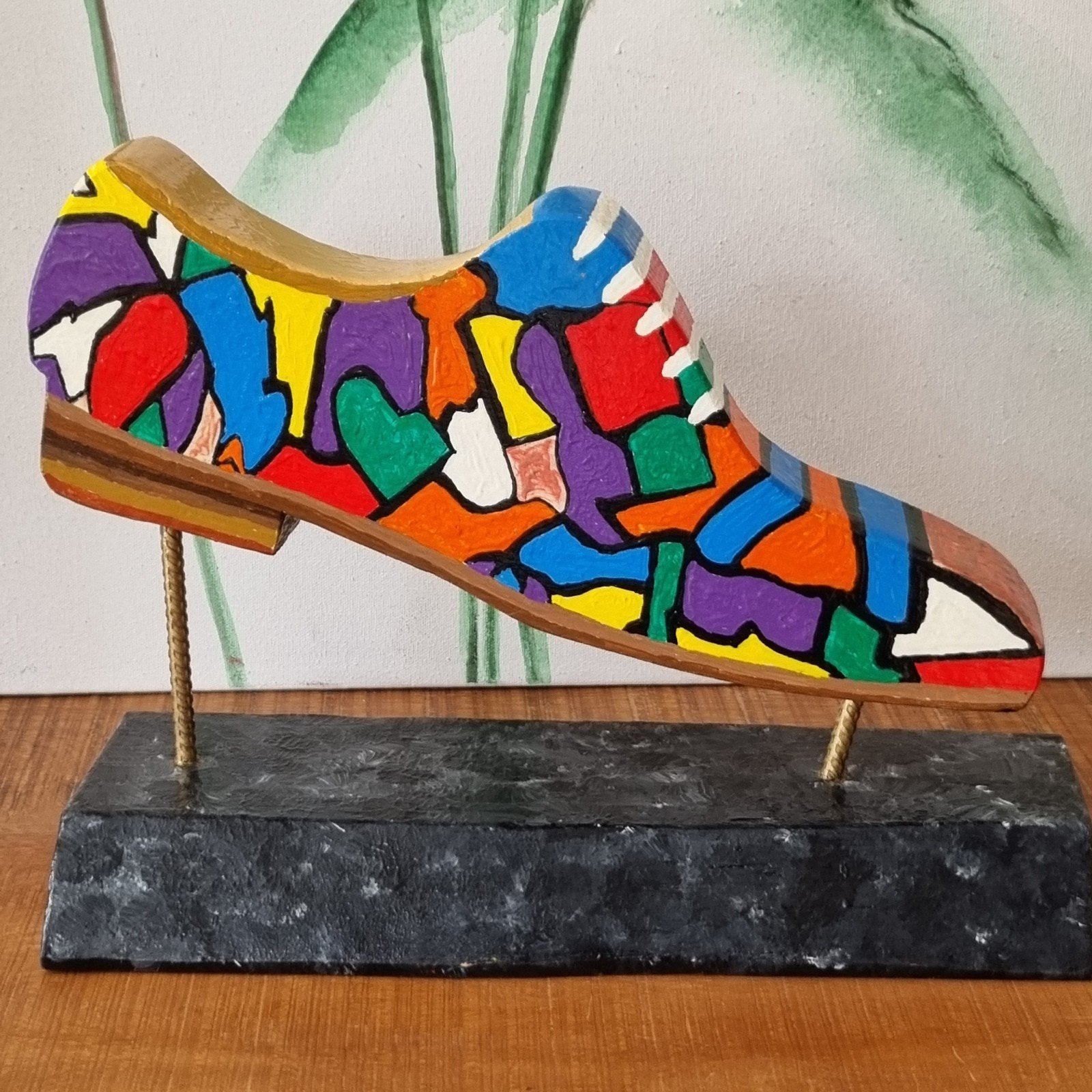 OP GROTE VOET houten pop art schoen beeld op sokkel Apart !!, Ophalen of Verzenden, 20 - 50 cm, Beeld, Europa