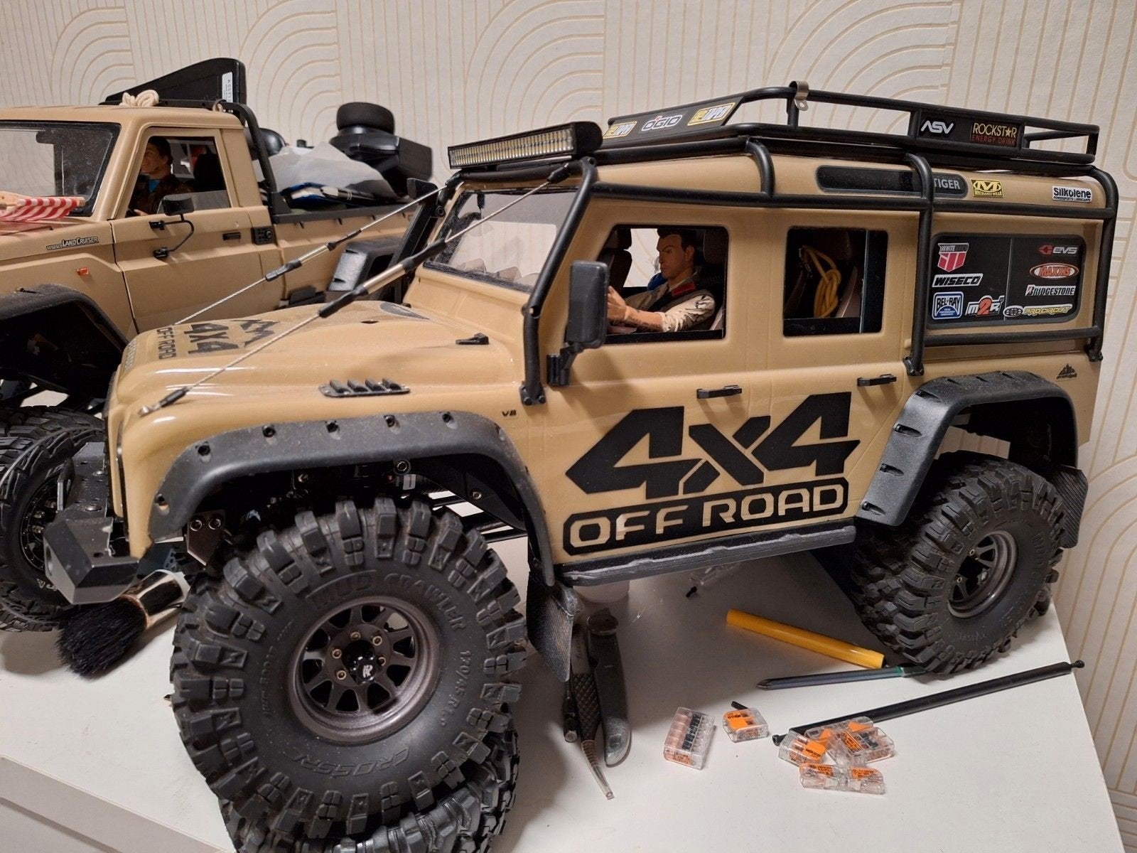 Bomvolle Defender TRX 4, Ophalen of Verzenden, Zo goed als nieuw, Overige schalen, Onderdeel