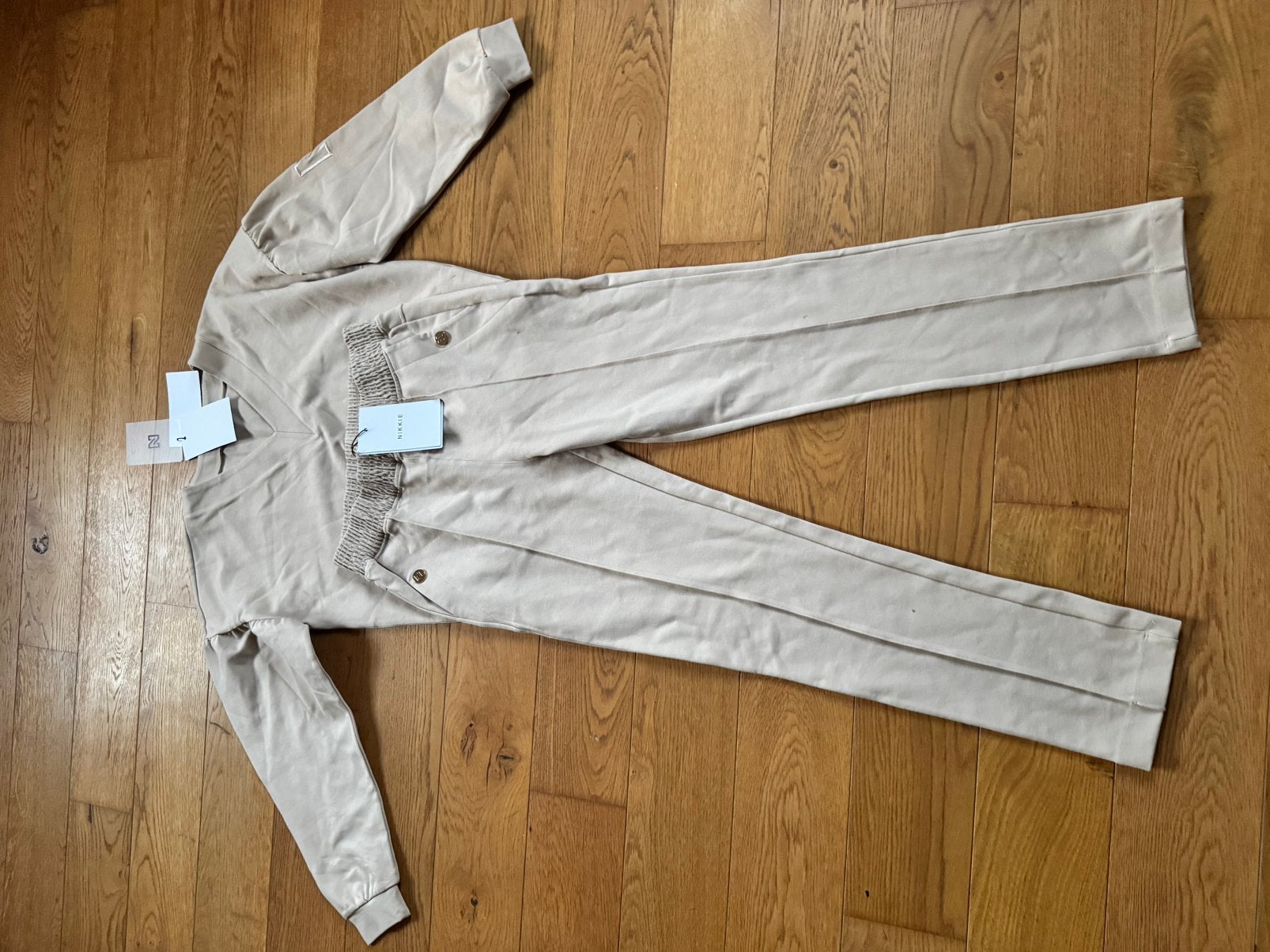 Nikkie Plessen broek en bijpassende trui maat 40, Maat 38/40 (M), Verzenden, Beige, Nieuw