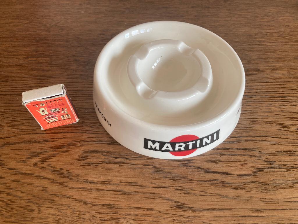 Vintage Martini jaren 60 witte stenen ronde grote café asbak, Ophalen of Verzenden, Zo goed als nieuw, Asbak
